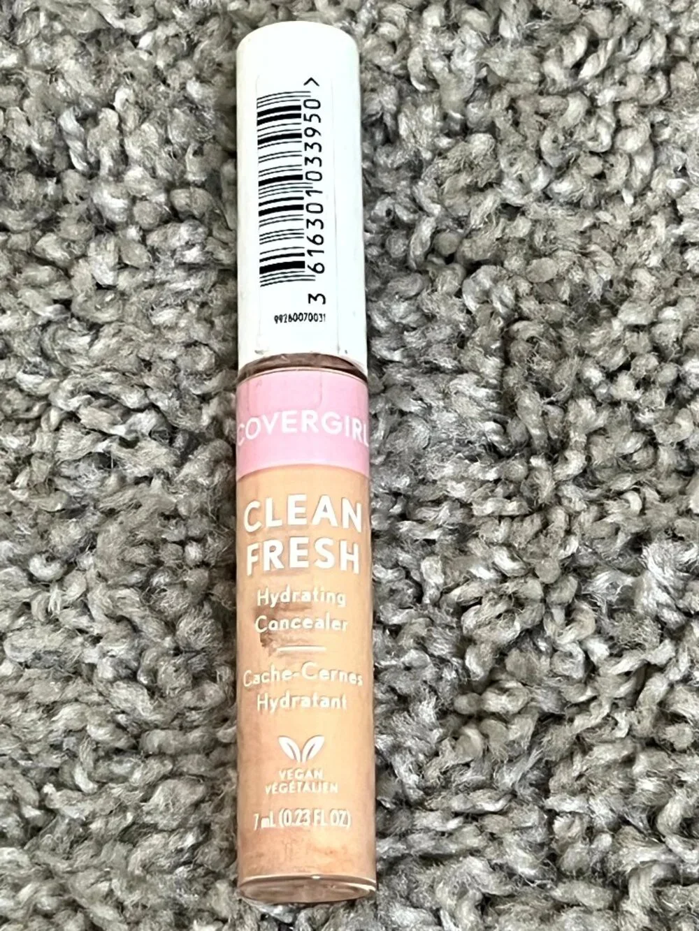 COVERGIRL Clean Fresh Hydrating Concealer Light 0.23 Fl Oz